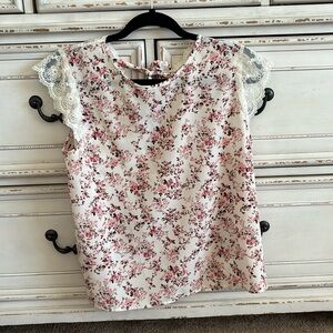 Cream/ floral blouse